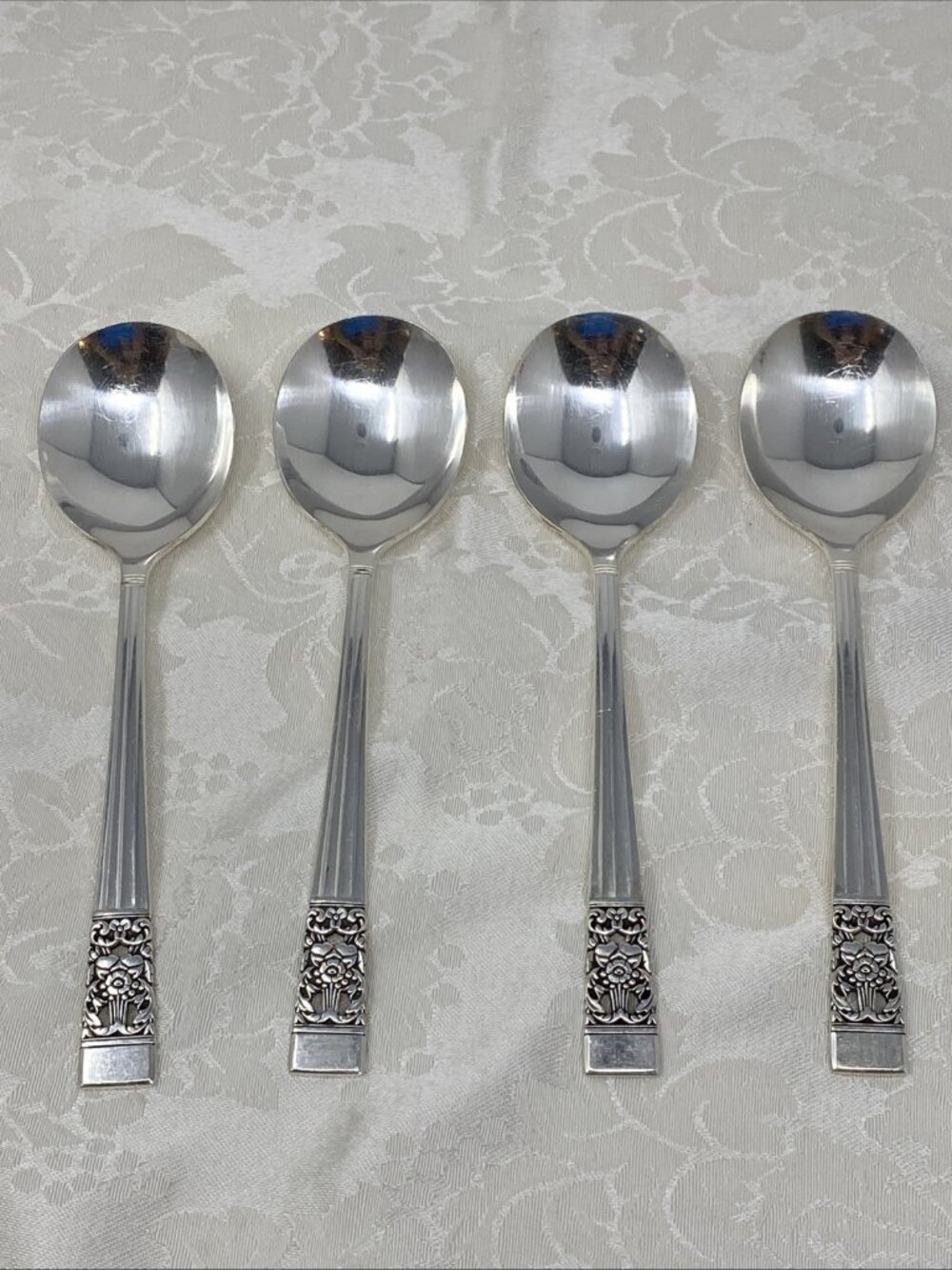 4 Vintage Oneida Community Silver Coronation 1936 Silverplate Oval Soup Spoons